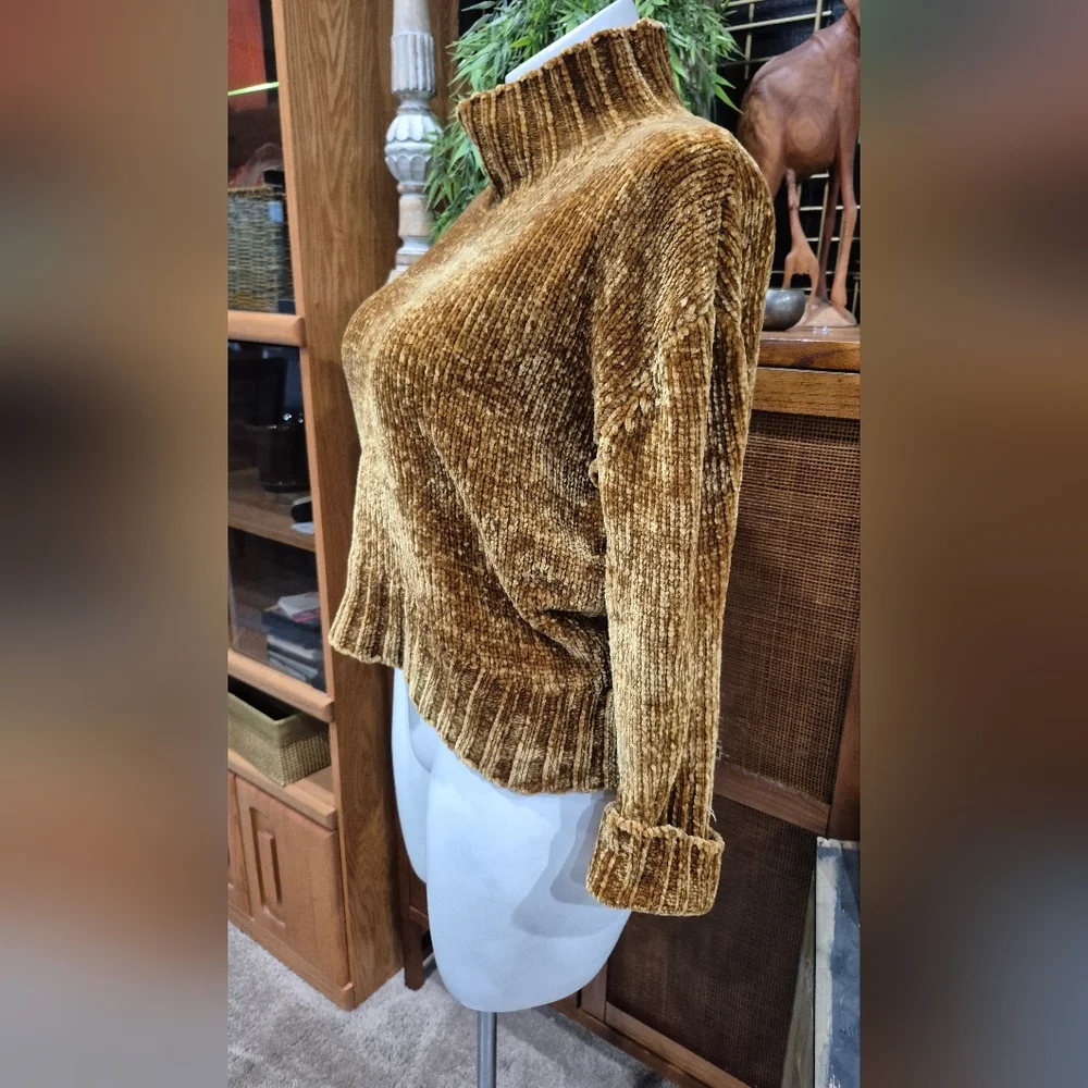 Chelsea & Theodore Golden Brown Turtleneck Sweater - Picture 2 of 8